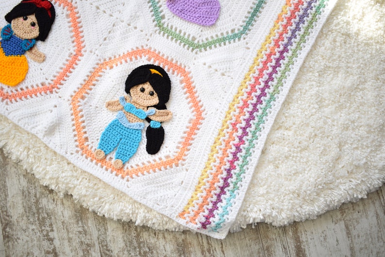 princess appliques blanket Once upon a time crochet baby blanket