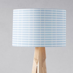 Pantalla de luz azul, pantalla de lámpara de dormitorio infantil azul y blanca, pantalla de lámpara para niños, pantalla de lámpara de techo, dormitorio azul, decoración del hogar en tonos pastel, pantalla de lámpara de mesa, pantalla de lámpara con forma de tambor