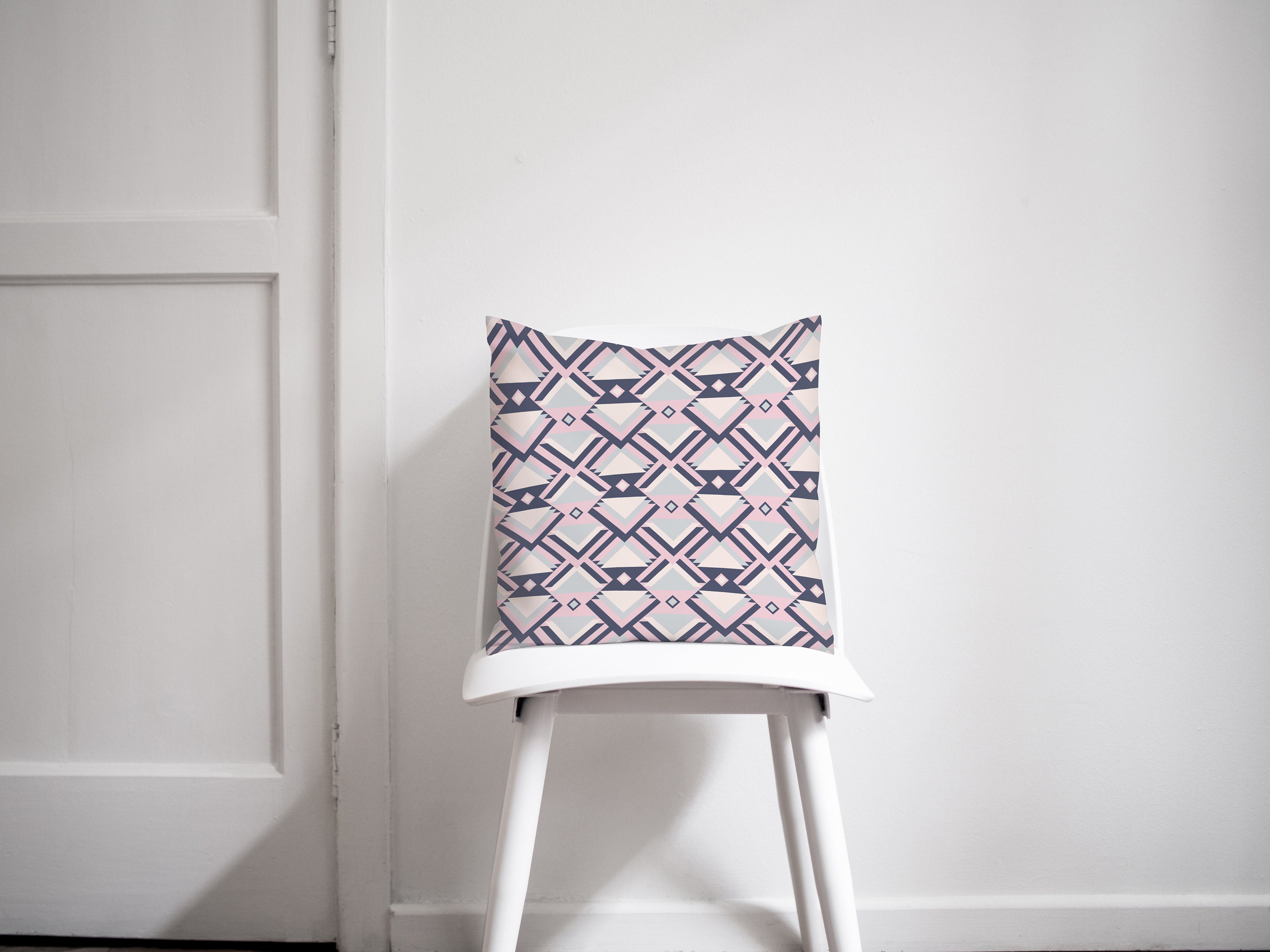 Blush and navy cushions 2025