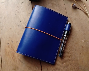 Midori Traveller Notebook in the Colour Oxford Blue