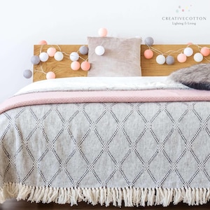 LED-lichtketting 'Home Sweet Home' met wattenbolletjes inclusief timer en dimmer in wit, roze en grijs