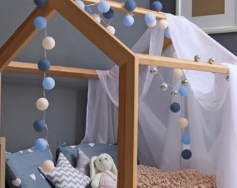 LED Lichterkette 'Ocean' mit Baumwollkugeln in den Farben Creme - hell Blau - dunkel Blau, gemütliche Deko für Wohnzimmer und Schlafzimmer