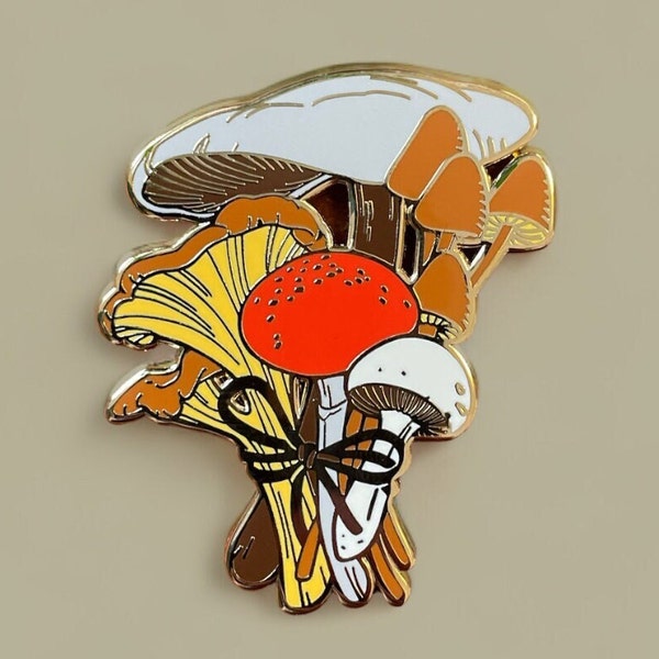 Natural Mush Bouquet - Enamel Pin