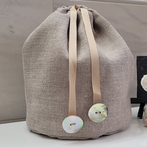 Toilet Tissue Sack w/Shell Buttons, Linen Toilet Paper Storage, Linen Tissue Holder, Boutique Tissue Cover, Linen Boutique Tissue Cover
