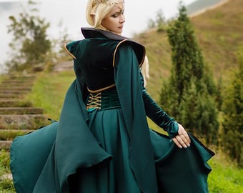 Elven Queen Fantasy Dress, Green Warrior Princess Gown, Fire Queen Couture, Medieval Fantasy Royalty Outfit