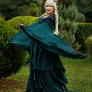 Princess Elven Aelin Galathynius Queen Green Dress Fantasy Elves Forest ...