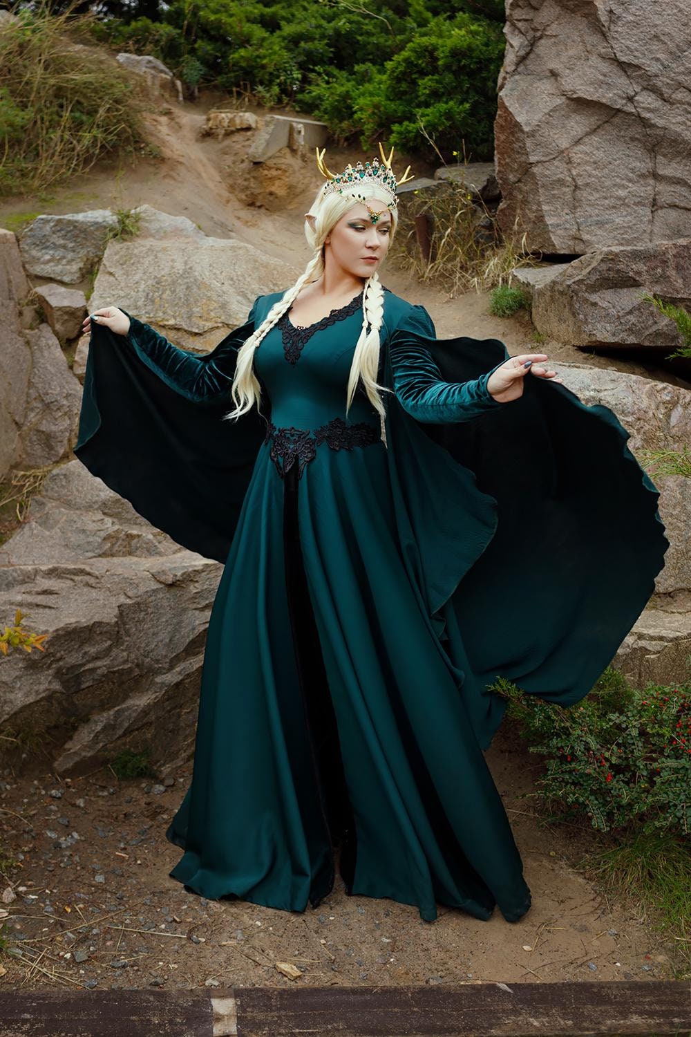Elven Queen Aelin Galathynius Green Dress | Handmade Fantasy Elven Queen Aelin Galathynius Green Dress | Handmade Fantasy