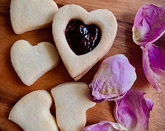 Artful Sablé Cookies, choice of filling, Organic Strawberry, Blueberry or Figs Jam, with option add 8oz of Jam Jar