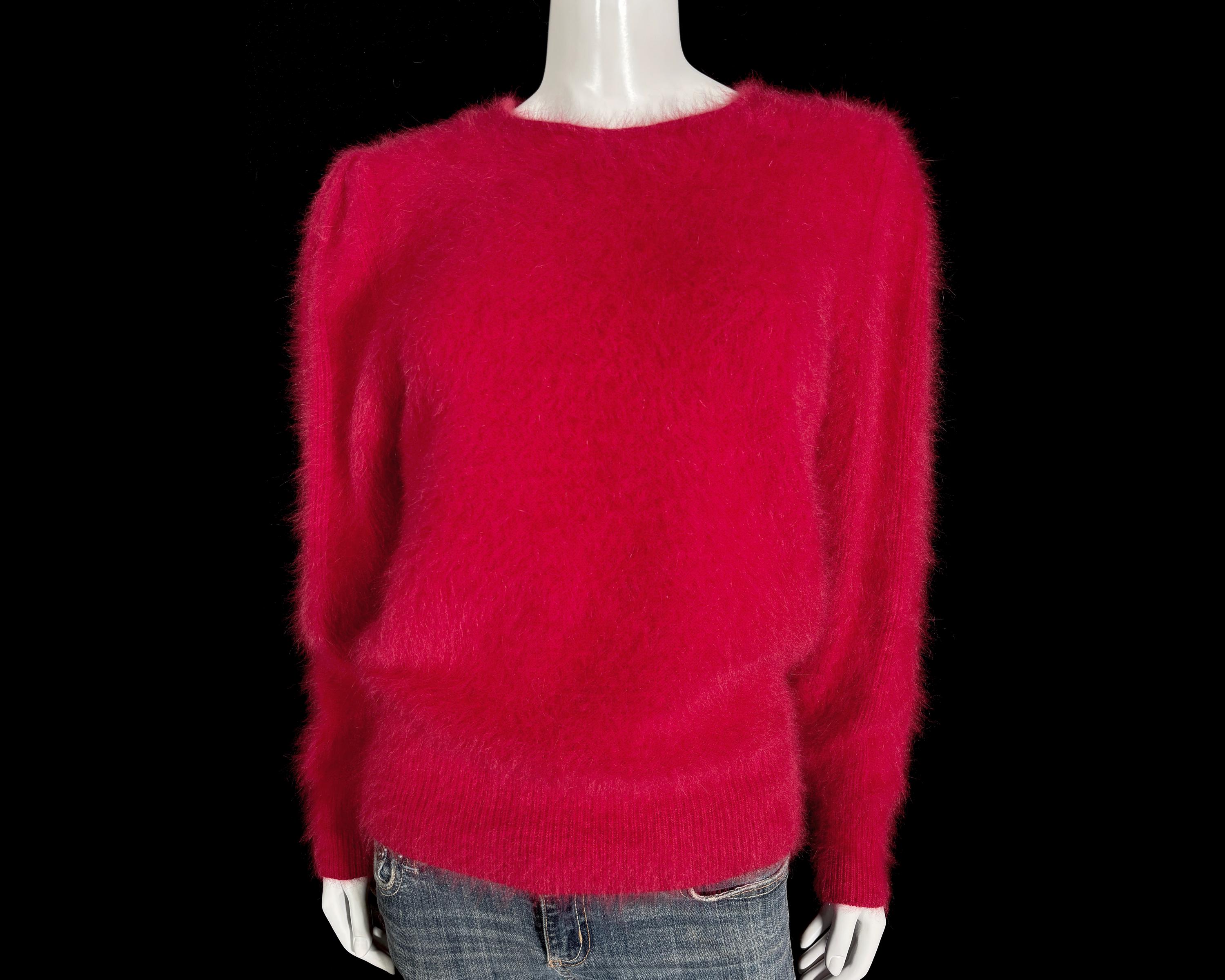 80% Angora Fuzzy Vintage VENESHA Red Puff-sleeve Pullover Sweater
