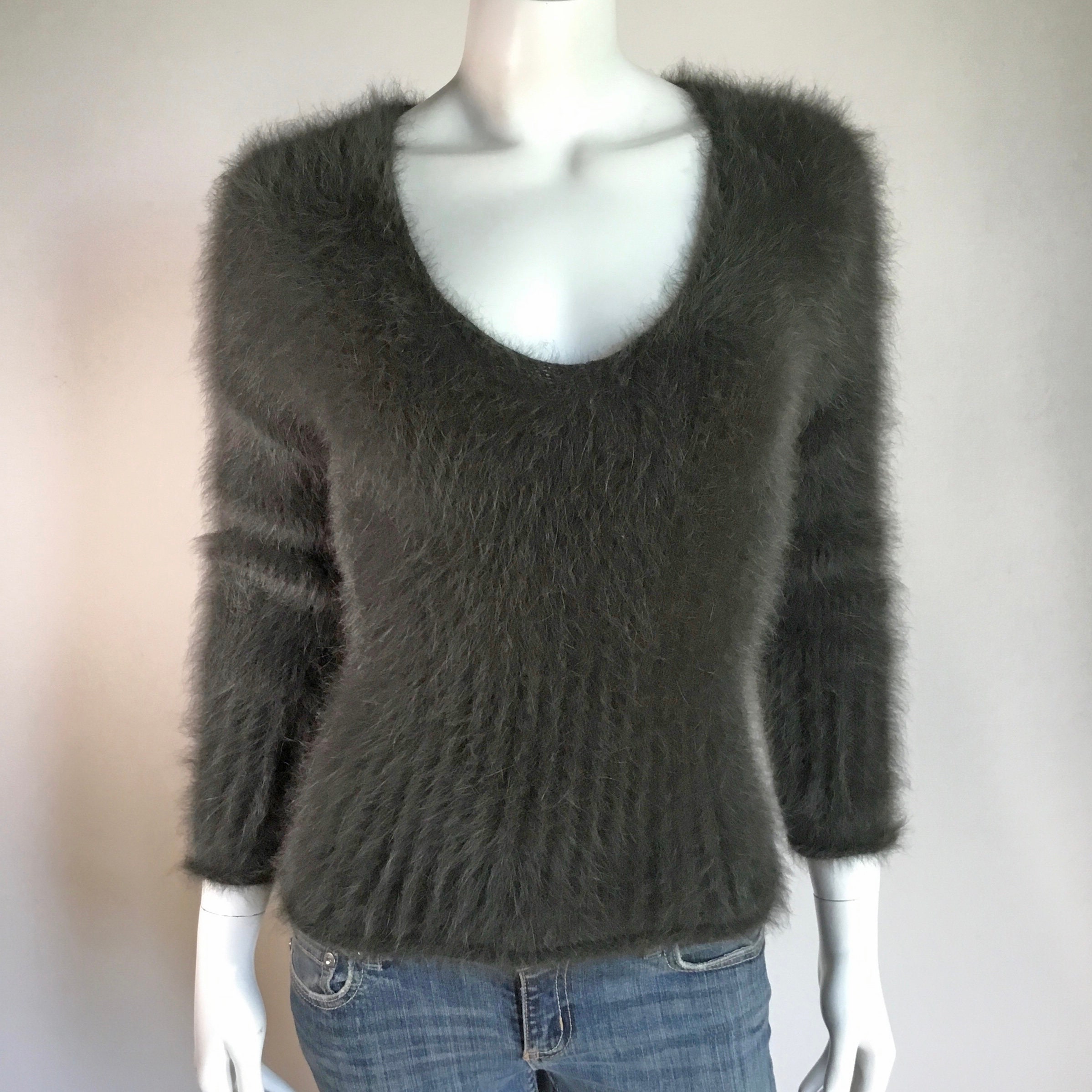 【2plan】Arthur Angora V-neck knit cardigan Por Angora V-neck Cardigan - 2PLAN | 60% - Asian Fashion