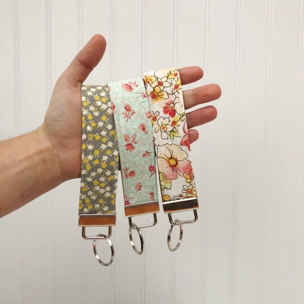 Floral Key Fob, Teacher Gift, Key Holder with Vinyl