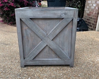 Cedar planter box