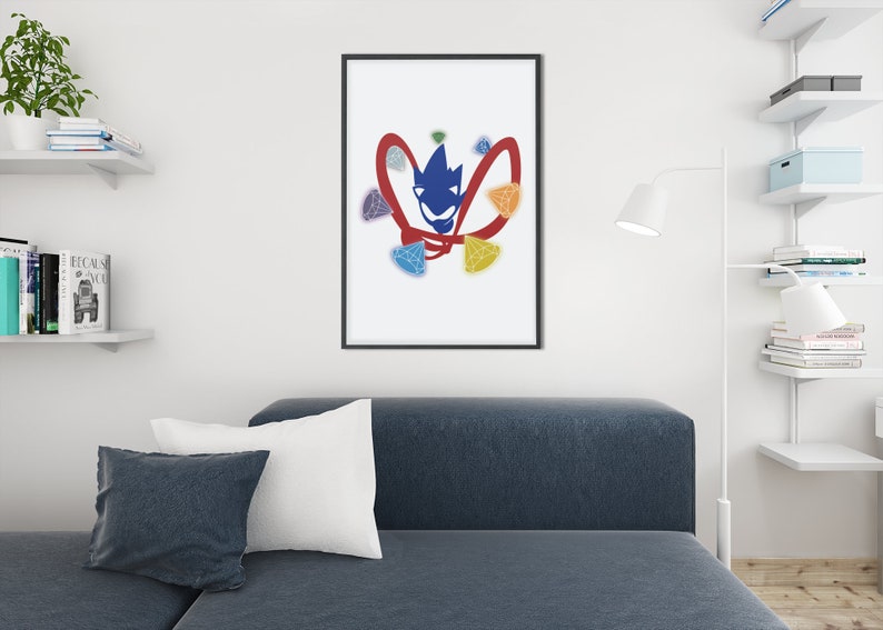 Pu&ograve; includere: Una stampa incorniciata di un design astratto in blu e rosso con un viso stilizzato e pietre preziose colorate. Il design ricorda un supereroe o un personaggio dei fumetti.