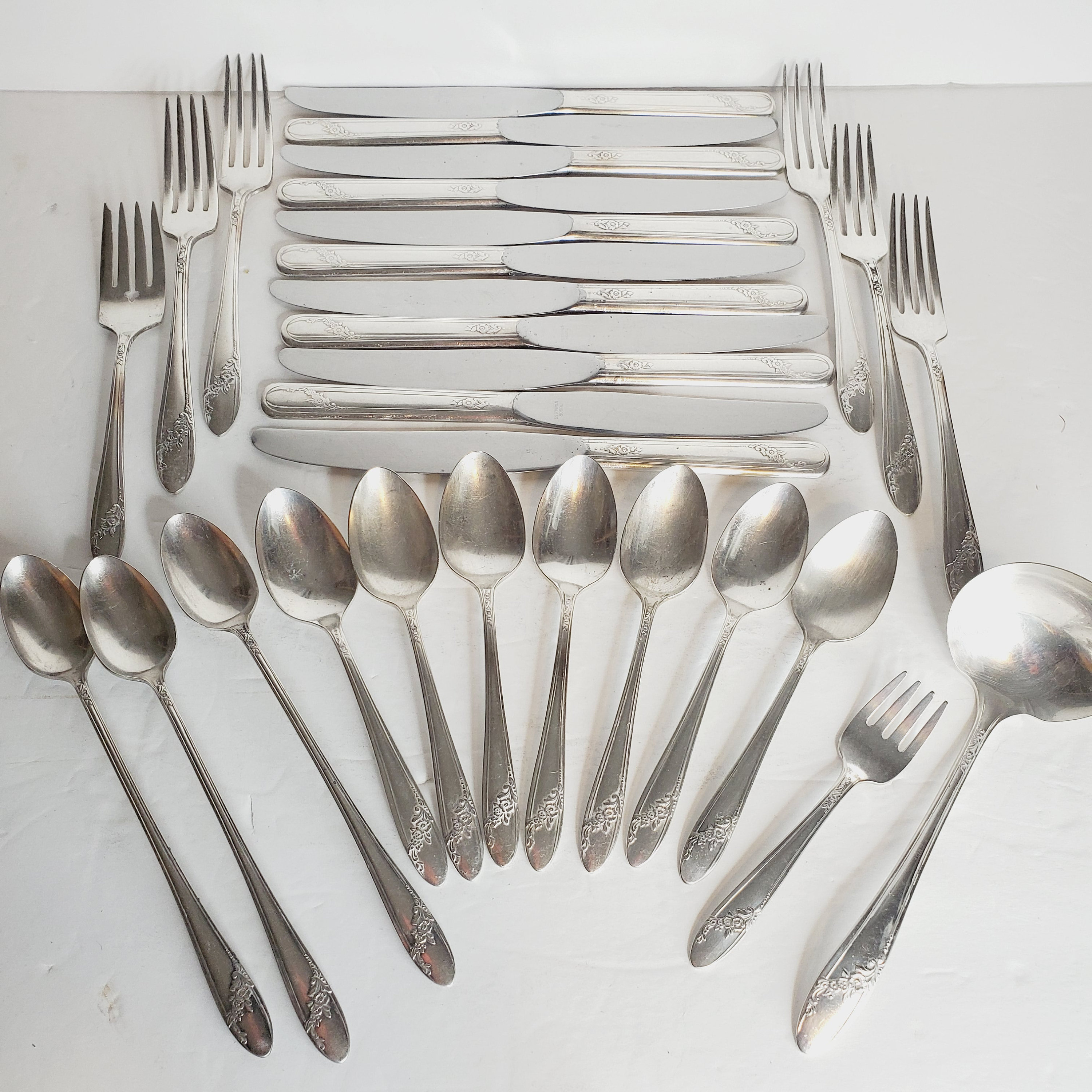 1946 Oneida Community Tudor Plate Silver Plate 29 Pieces Queen Etsy