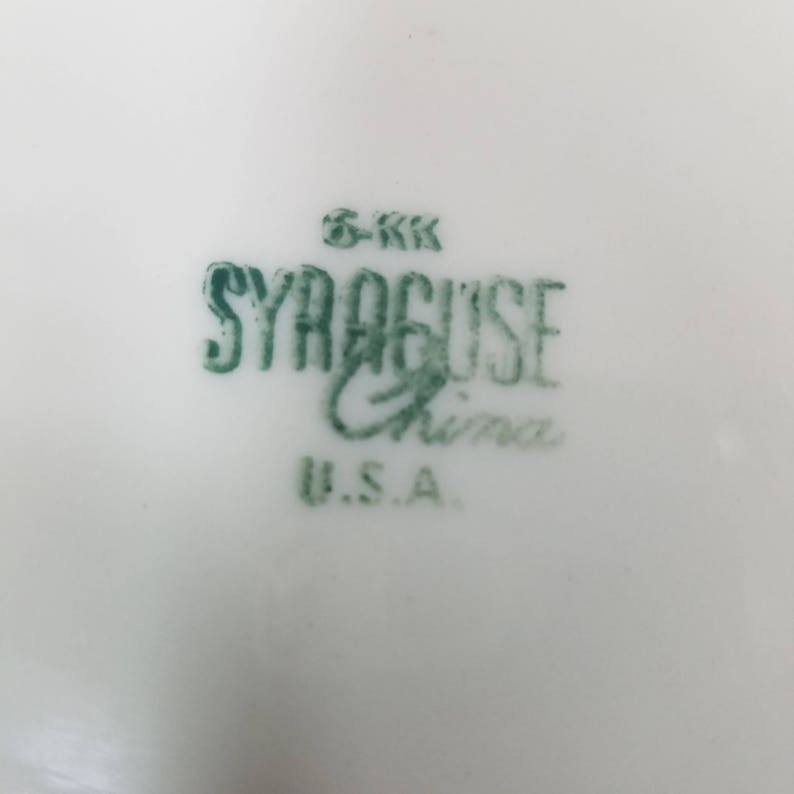 1951 Syracuse China Restaurantware Salad Plate Meadowleaf pattern Green White Leaves Air Brush Design Made in the USA