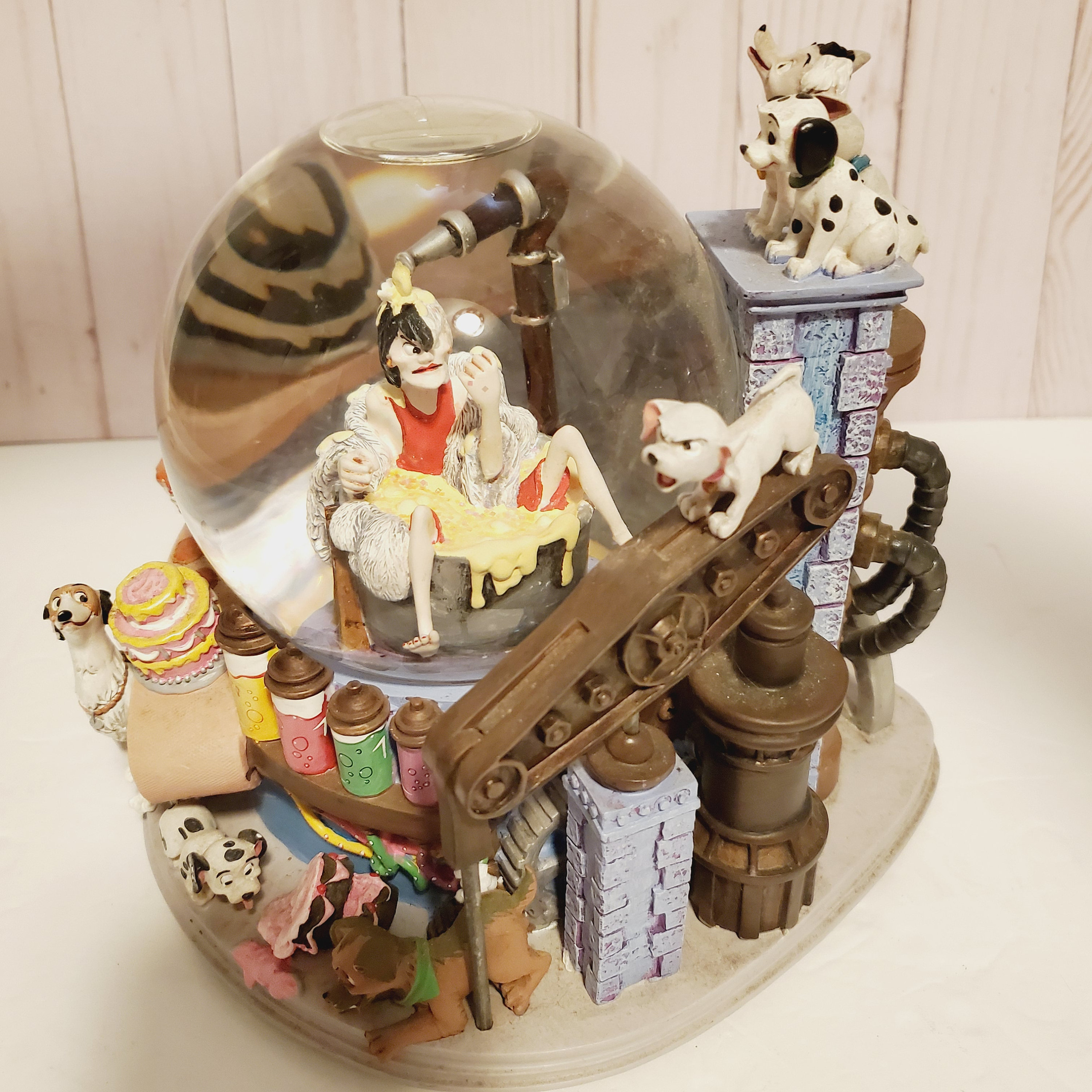 Disney 102 Dalmatians Musical Snow Globe Plays Cruella De Vil by 