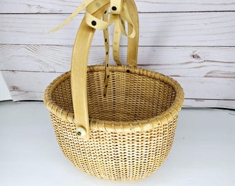Nantucket Lightship Basket with Wood Bottom