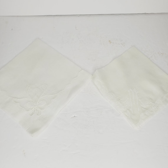 Vtg White Hankies Handkerchiefs  lot of 2