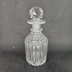 Clear Glass Liquor Decanter w Stopper Cracked Stopper