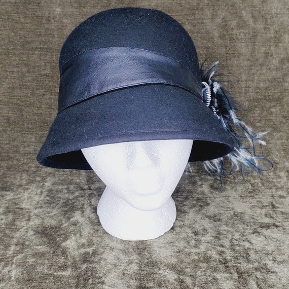 60s/70s Black Wool Cloche Hat With Feather Trim - image 1