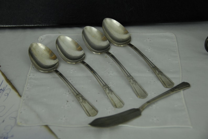 1939 International Silver Flatware Court Silver Plate 6 pc Salad Fork not shown Made in USA