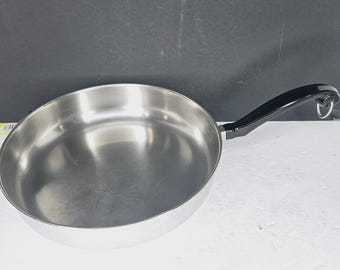 Sartén Farberware VTG de 10 pulgadas, de acero inoxidable revestido de aluminio (con tapa).