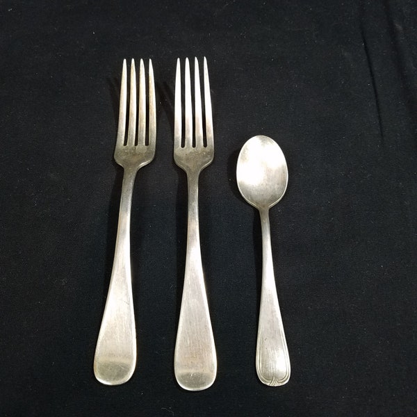 Vintage Plain Oval  Silverware Forks Demitasse Spoon Silver Plated Lot of 3