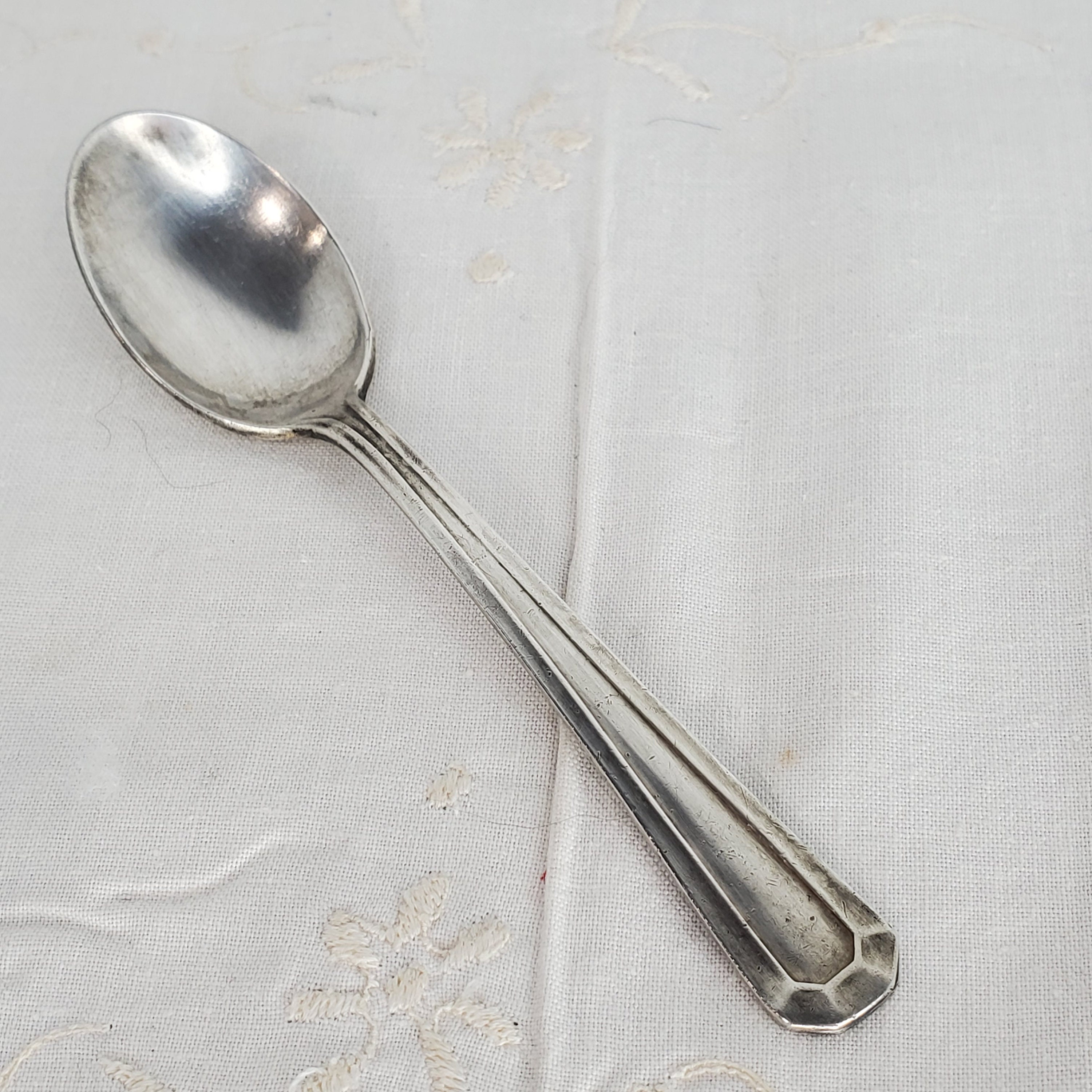 16 Pezzi Cucchiaini da Caffè, Da tè Demitasse, Cucchiaini da Tè in Acciaio Inossidabile, Cucchiaino da Caffè Classico Piccoli, Cucchiaino da Tè per dessert, caffè, gelato (13 cm, dorato