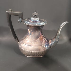 Cafetera plateada EPNS de Sheffield England