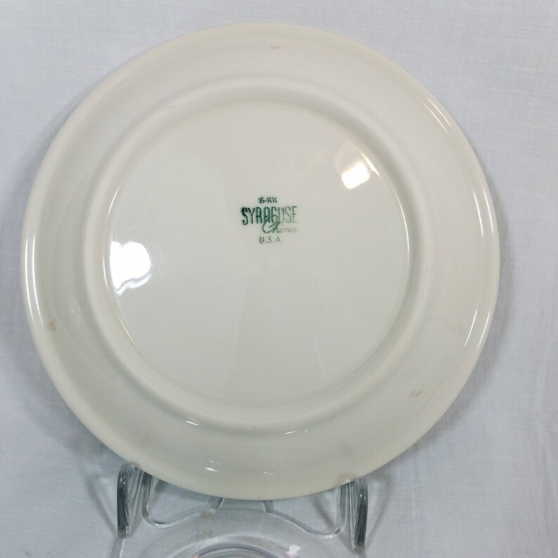 1951 Syracuse China Restaurantware Salad Plate Meadowleaf pattern Green White Leaves Air Brush Design Made in the USA