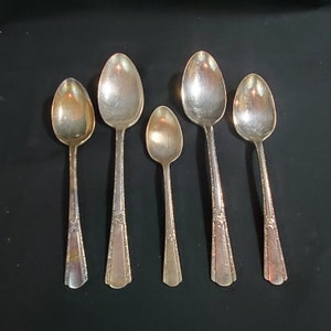 1937 Wm Rogers Silver Plate Spoon Set: Royal Pageant, 5-Piece