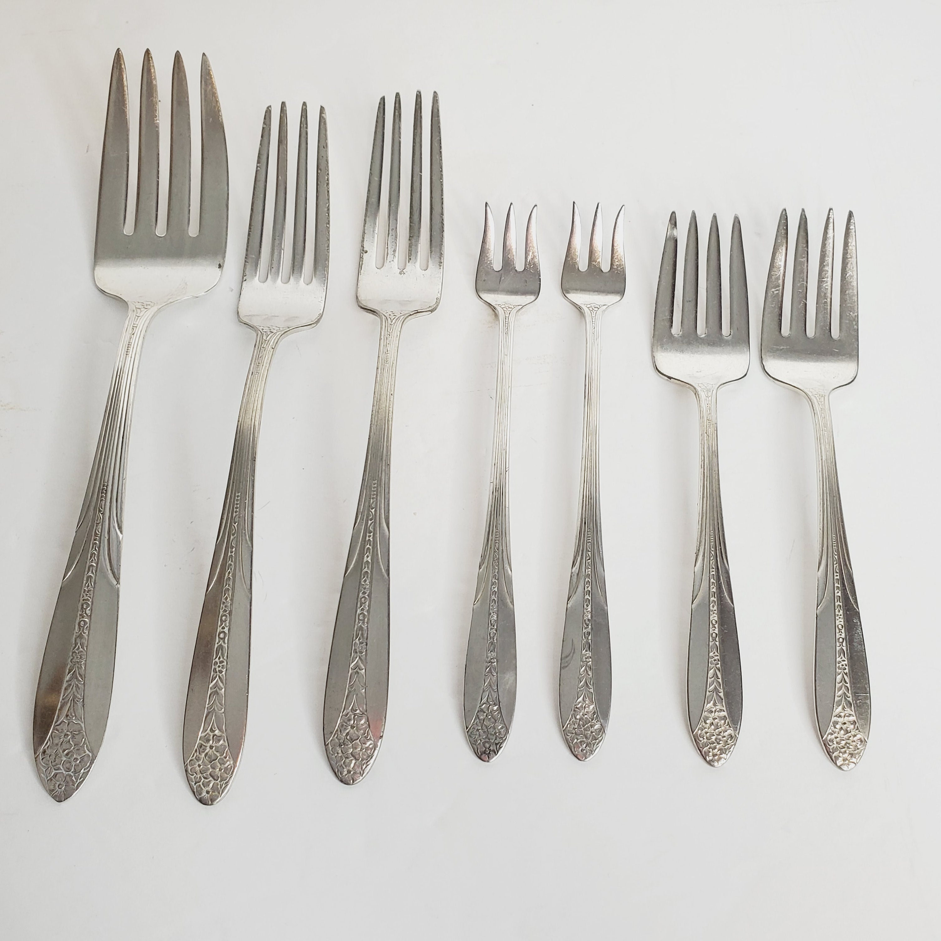 thumbnail interactive-video image 1 of National Silver Co NARCISSUS Silverplate Flatware Set – Sugar Spoon, Butter Knife, Serving Pieces 1 of 4