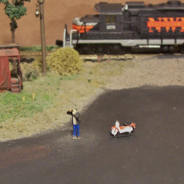 1/160 N Scale Custom Painted Orange MOPED