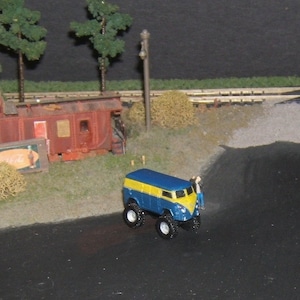 1/160 N Scale Custom Built/Painted 1960s VW Van Big 4x4