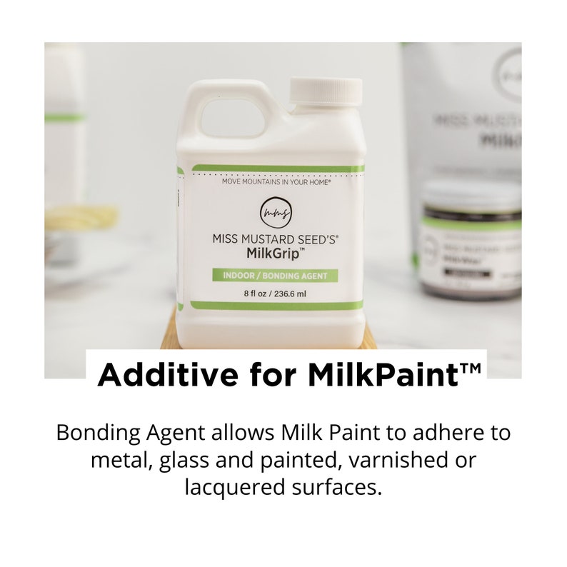 Pode incluir: Frasco de pl&aacute;stico branco de MilkGrip da Miss Mustard Seed, um agente de liga&ccedil;&atilde;o para interiores para MilkPaint. O frasco tem uma pega e uma tampa branca. O texto "236,6 ml" &eacute; vis&iacute;vel.