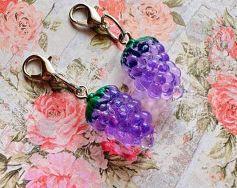 Bunches of Grapes stitch markers