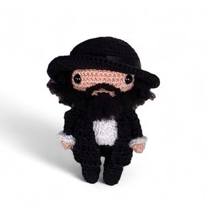 Iconic Singer Crochet Figure 10 cm (4 in) with Keychain Option