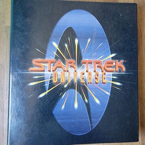 Książka z ciekawostkami ze świata Star Trek 1997 Binder ze stronami ulotek