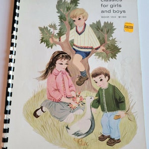 Bernat Classics for Girls & Boy Book 103 Libro con modelli di maglieria Vintage 1962 immagine 1