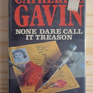 Nadie se atreve a llamarlo traición de Catherine Gavin 1978 Tapa dura 1.ª edición