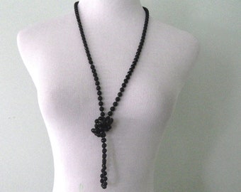 Vintage/Black beaded necklace