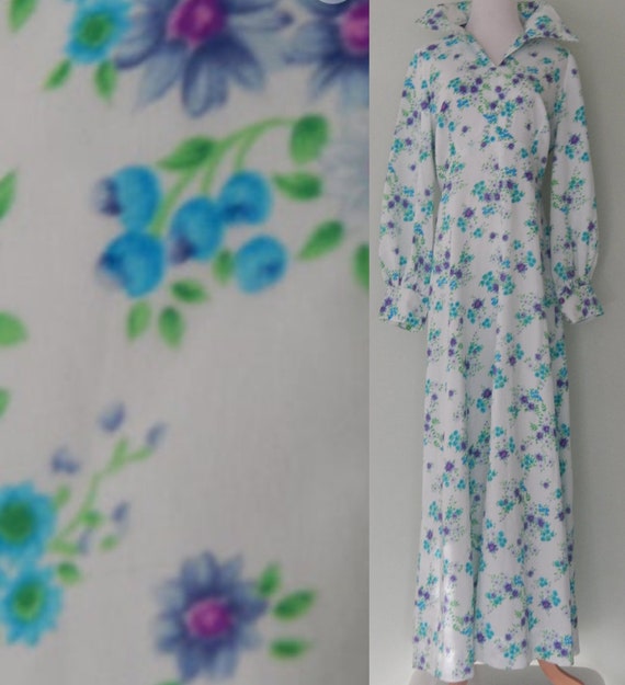 Vintage/1970's/ Floral /Collared/ Maxi Dress/ Size