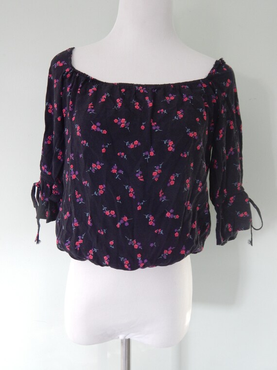 1980's floral and black gypsy top