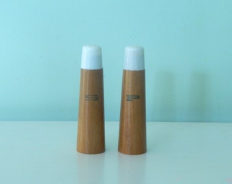 Vintage/Mid century/Atomic/Japanese Salt and pepper shakers