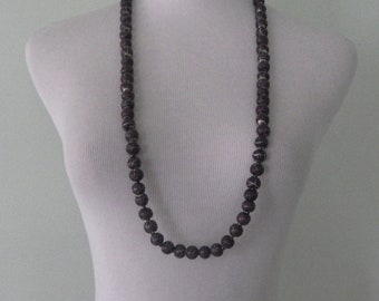 Collar vintage morado y blanco con cuentas