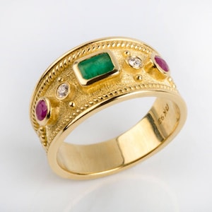 Bague plaquée or émeraude : style byzantin, pierres précieuses CZ