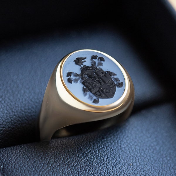 Agate Blue & Black Coat of Arms Ring, 18k Solid Gold Family Crest Ring, Engraved Signet Ring, Custom Agate Signet, Man Custom Family Ring