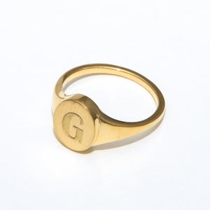 Signet Ring Woman, Solid Gold Pinky Ring, Yellow gold pinky ring, Monogram letter Ring, Chevalier Ring Women, Engraved Pinky Ring, Letter