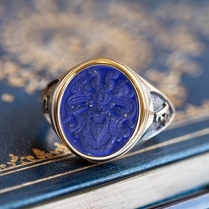 Lapis Family Crest Ring, Gold Coat of Arms Ring, Engraved Agate Stone, Heraldry Coat of Arms Gold Ring, Custom Engraved Stone, Royal Seal