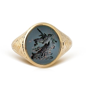 14K Solid Gold Unicorn Bloodstone Signet Ring, Intaglio Bloodstone Signet Ring For Men, Personalized Coat of Arms Signet Ring, Gold Men Ring